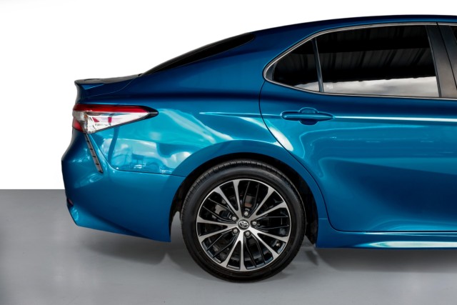 2018 Toyota Camry XLE 6