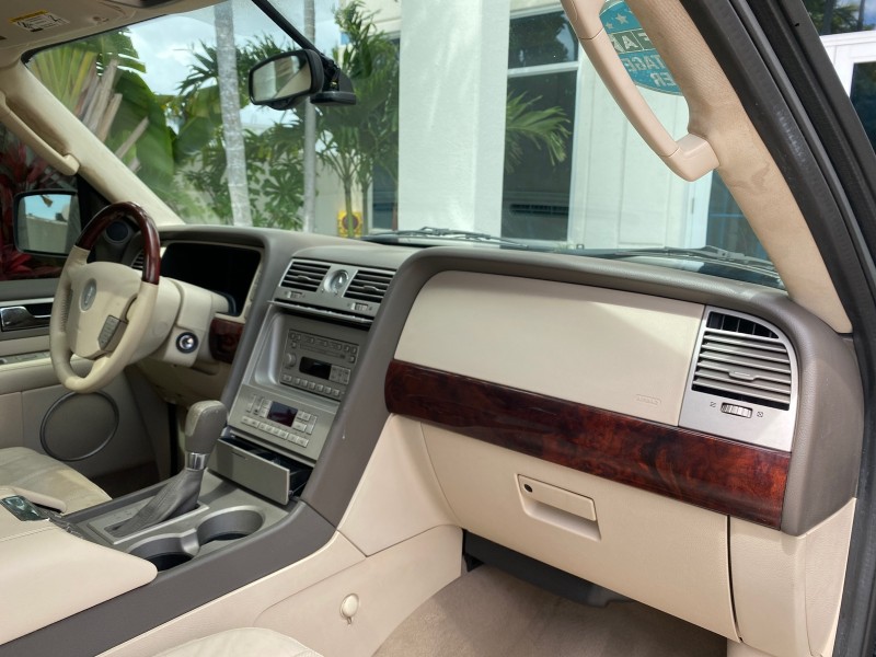 2004 Lincoln Navigator LOW MILES 67,511 SUNROOF in ,