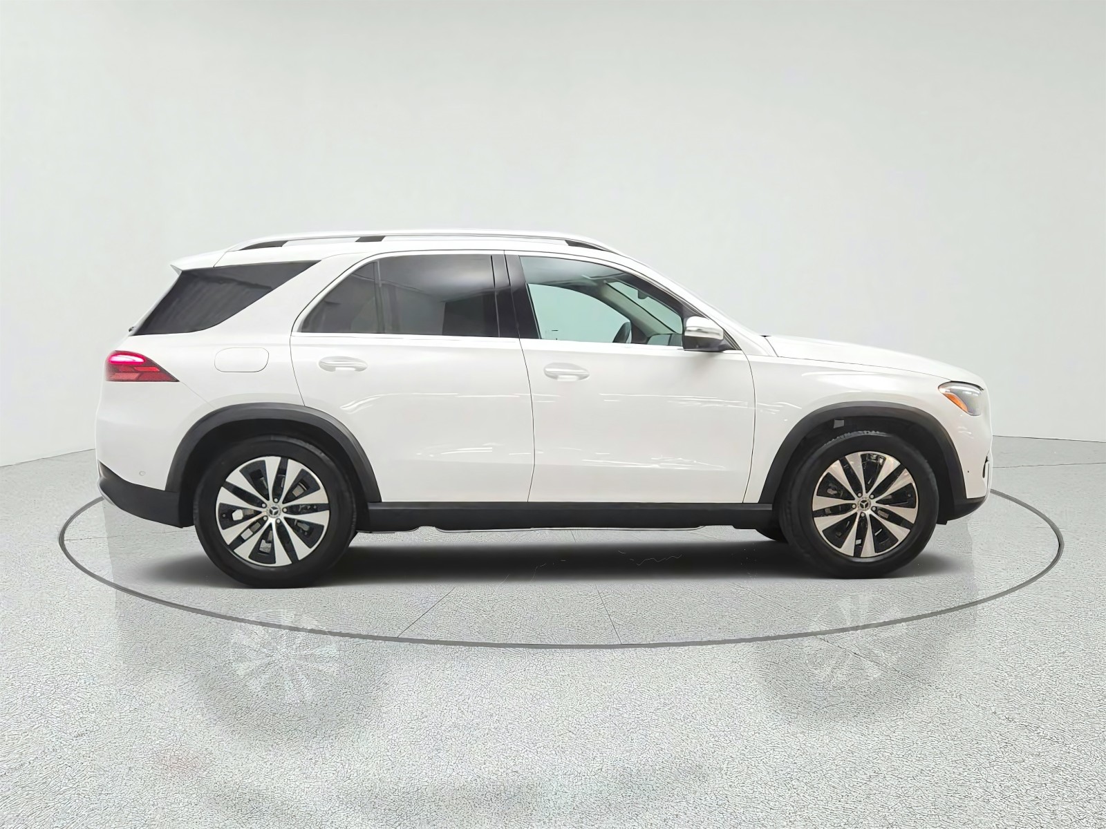 Certified Used 2026 Polar White Mercedes-Benz GLE 350 SUV image 4