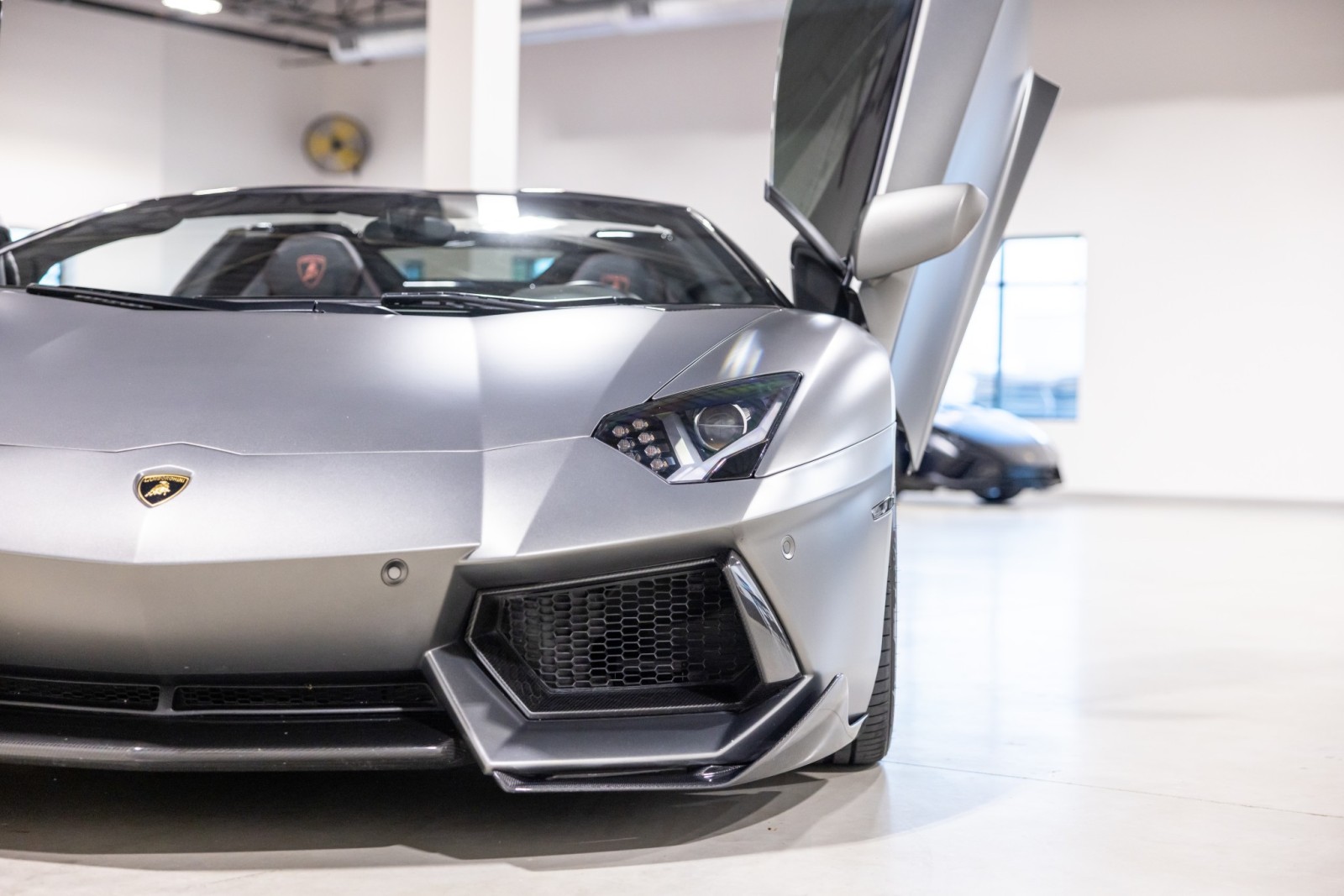 2015 Lamborghini Aventador Roadster LP 700-4 photo 35