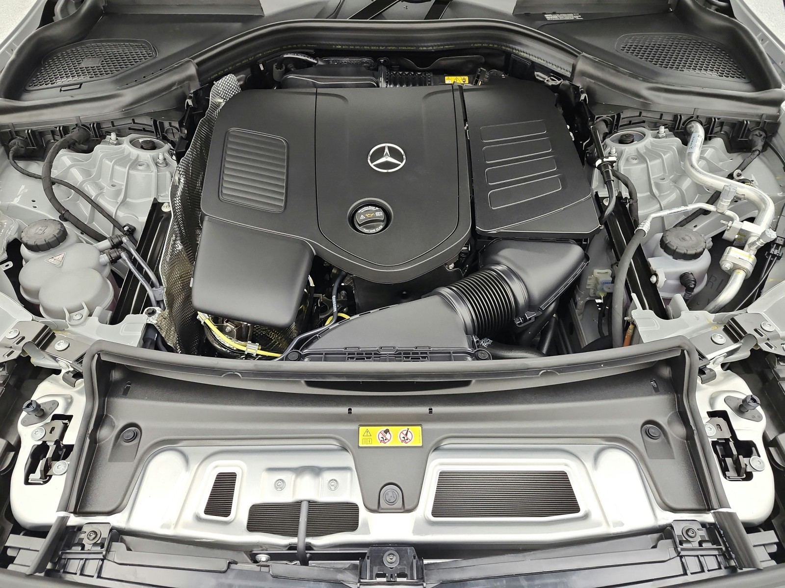 New 2027 MANUFAKTUR Alpine Grey Mercedes-Benz GLC 300 SUV image 12