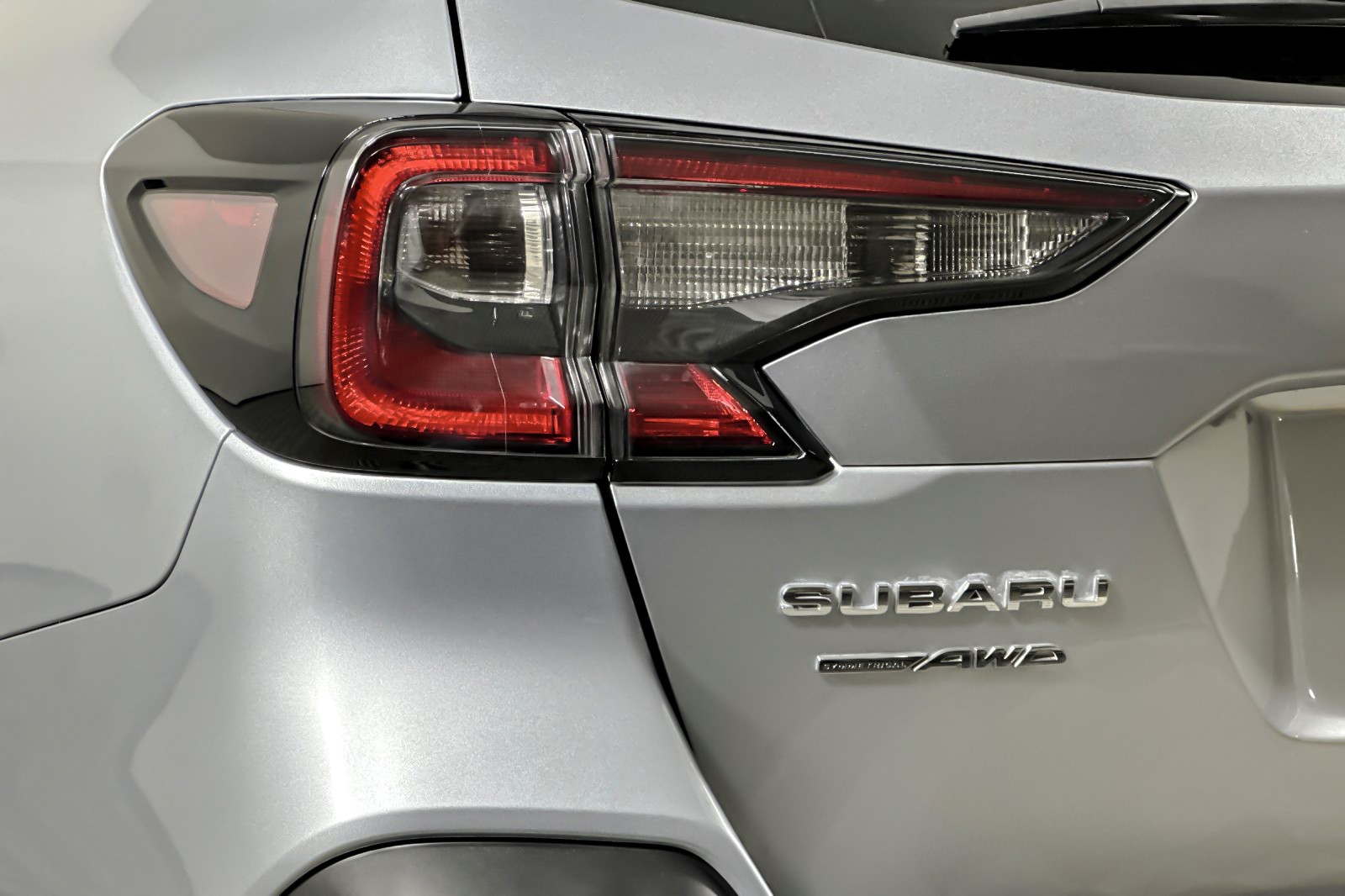 Used 2023 ICE SILVER Subaru Premium CVT image 25