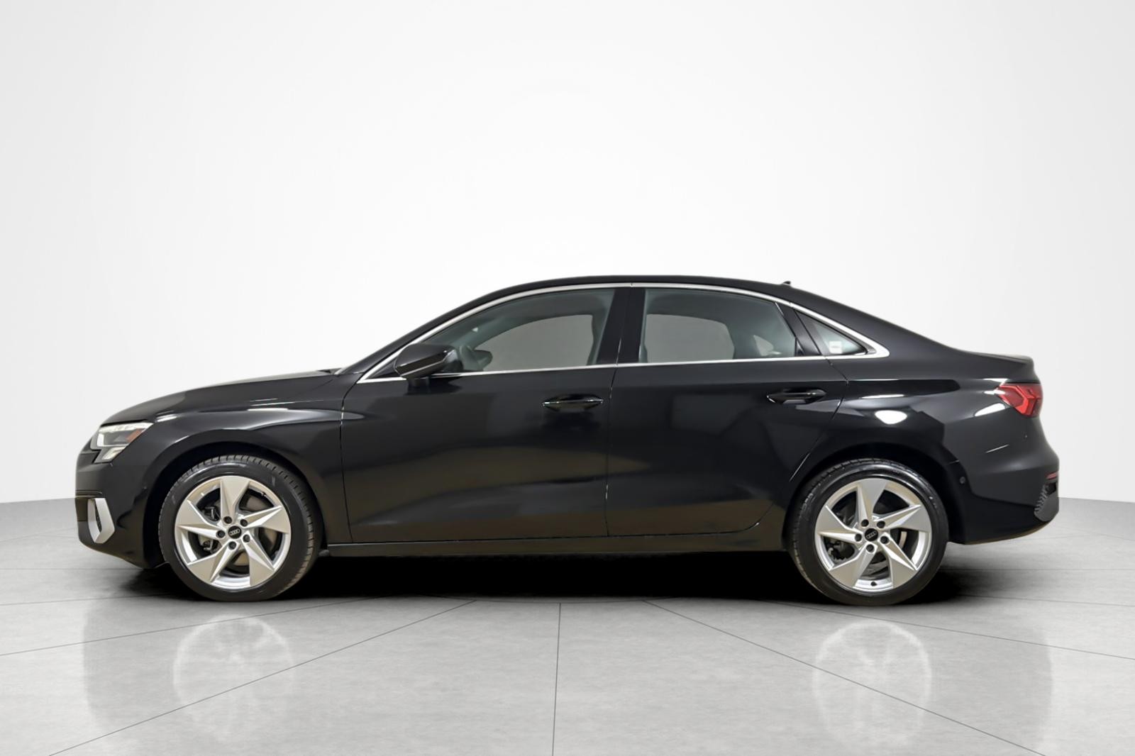 Used 2023 Mythos Black Metallic Audi Premium Plus 40 TFSI quattro image 2
