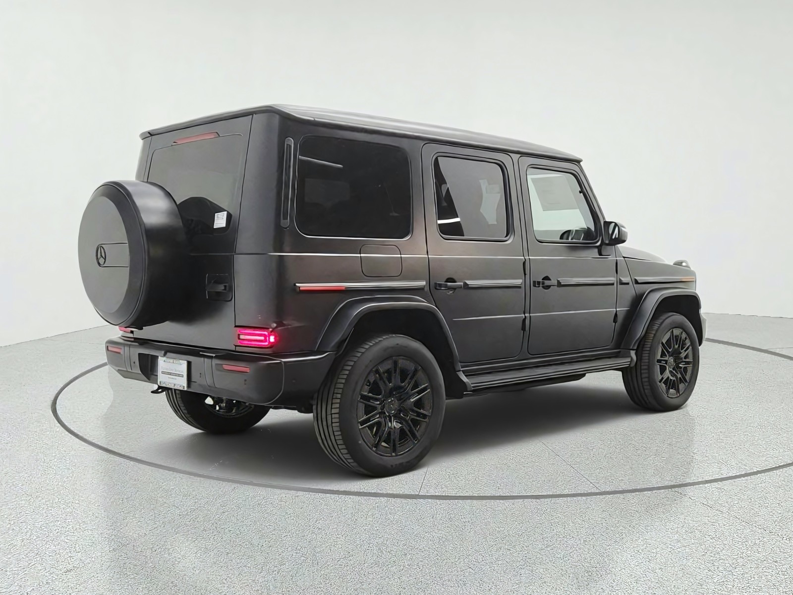 New 2027 MANUFAKTUR Night Black magno Mercedes-Benz G 580e SUV image 5