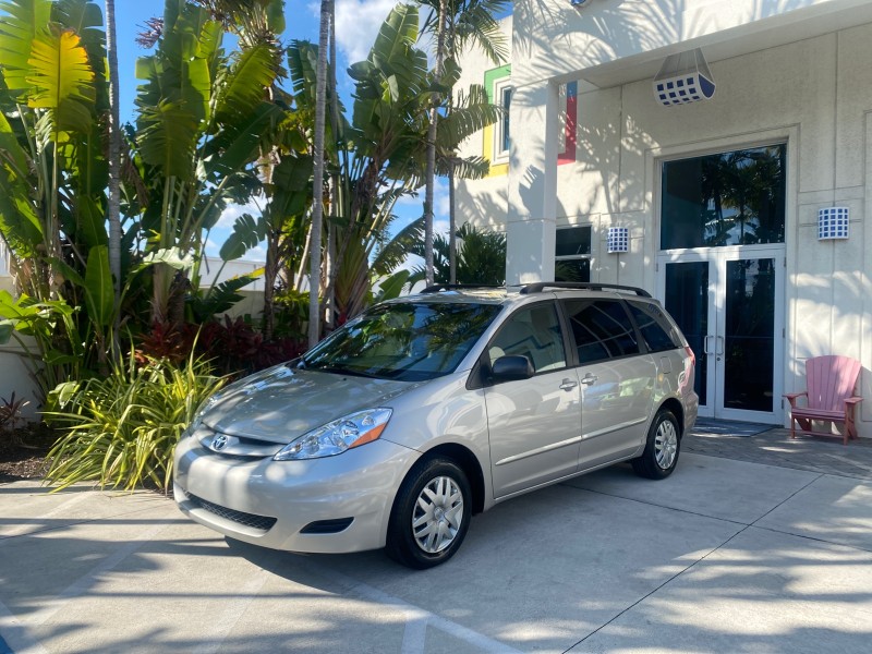 2010 Toyota Sienna LE LOW MILES 41,871 1 OWNER 7 PASSENGER in , 