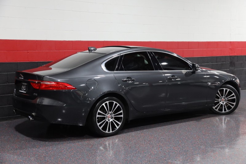 2016 Jaguar XF 35t Prestige AWD 4dr Sedan in , 