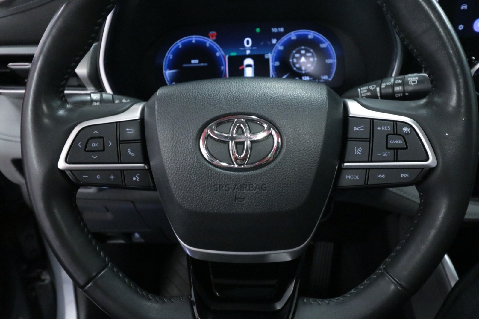 Used Car 2023 Toyota Highlander  Platinum For Sale Under $40,000 In Austin, Texas