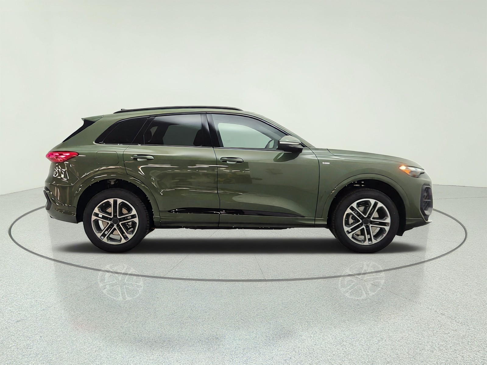New 2026 District Green Metallic Audi Premium 2.0 TFSI quattro image 4
