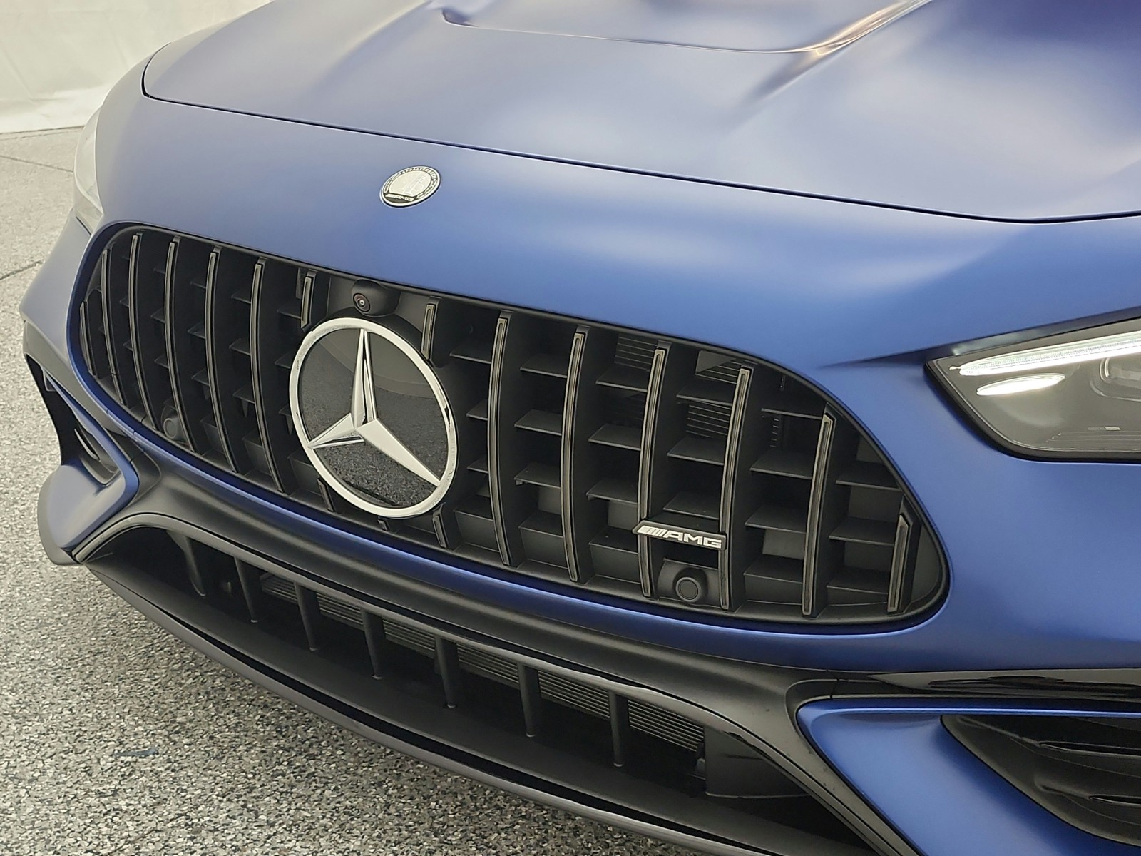 New 2026 MANUFAKTUR Starling Blue Magno Mercedes-Benz AMG® CLE 53 image 12