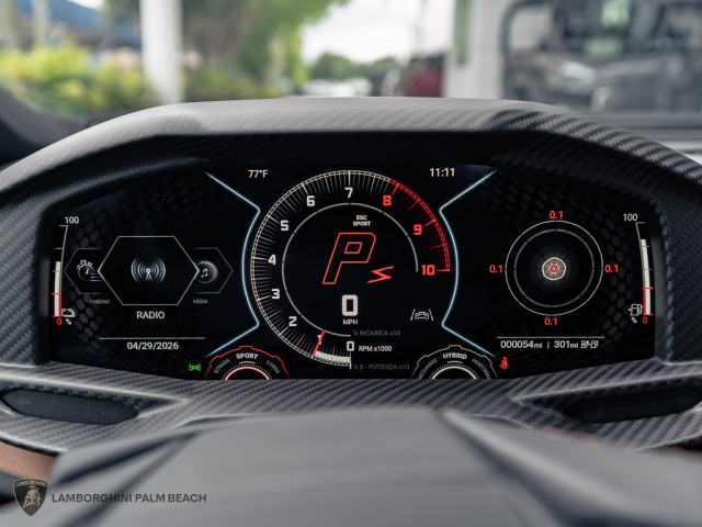 Lamborghini Revuelto