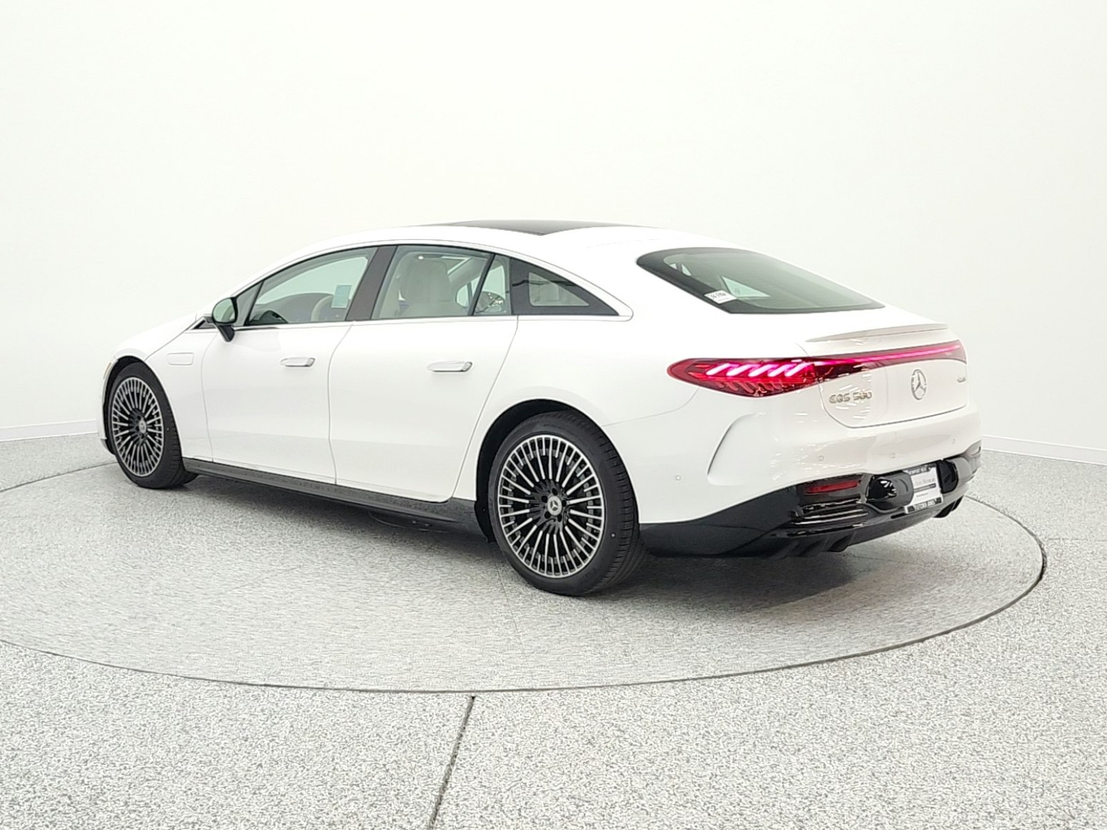 New 2026 MANUFAKTUR Moonlight White Metallic Mercedes-Benz EQS 580 image 7