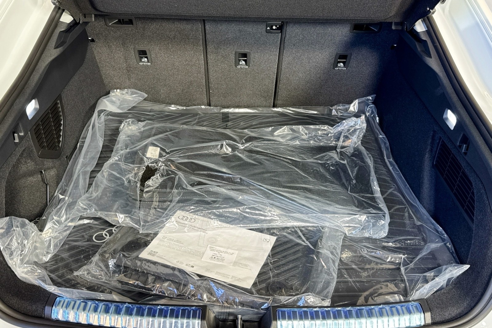 New 2025 Glacier White Metallic Audi Premium Plus 2.0 TFSI quattro image 22