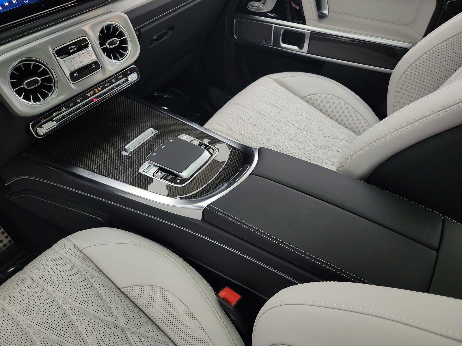 New 2026 MANUFAKTUR Signature China Blue Mercedes-Benz AMG® G 63 image 10