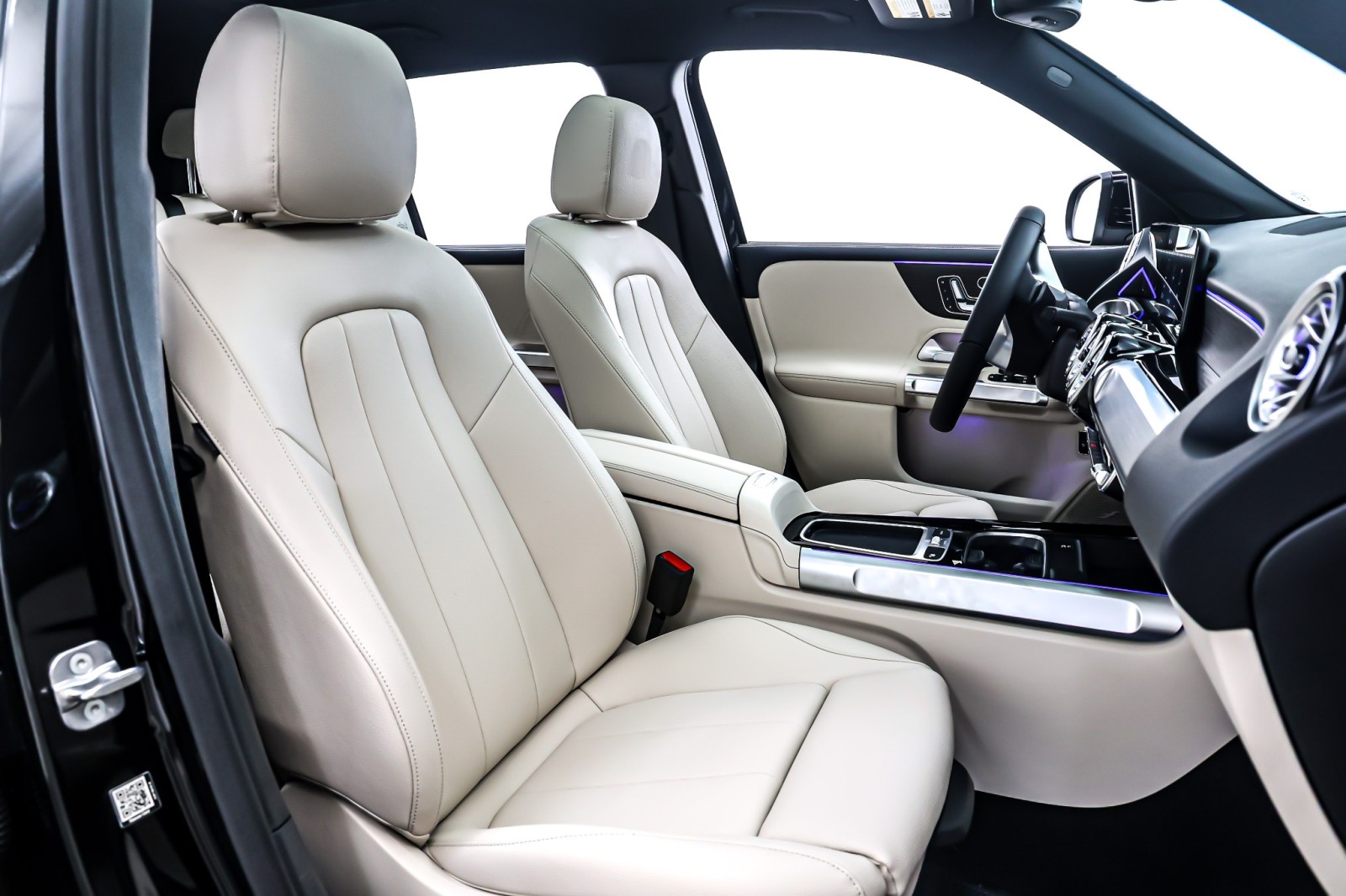 New 2026 Night Black Mercedes-Benz GLB 250 image 7