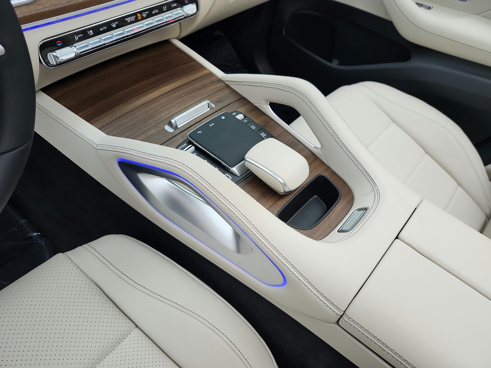 New 2026 Polar White Mercedes-Benz GLE 450 4MATIC® SUV image 10