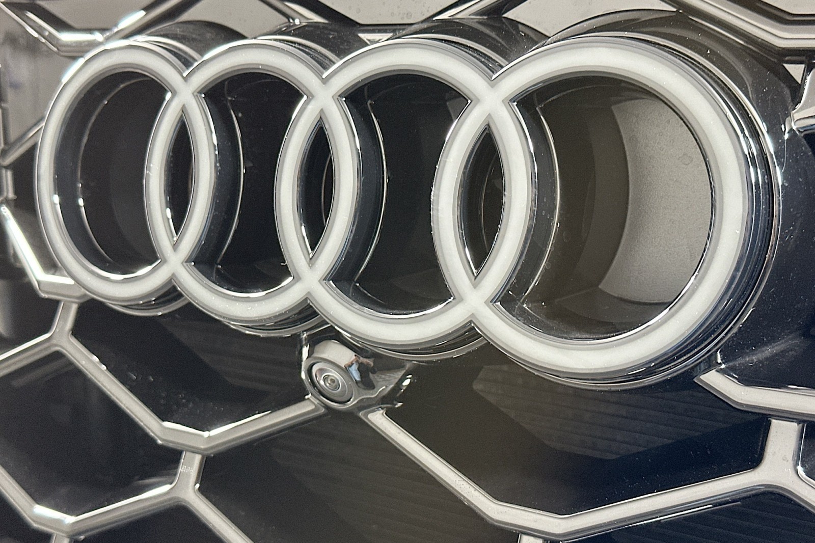 New 2026 Daytona Gray Pearl Effect Audi performance image 14