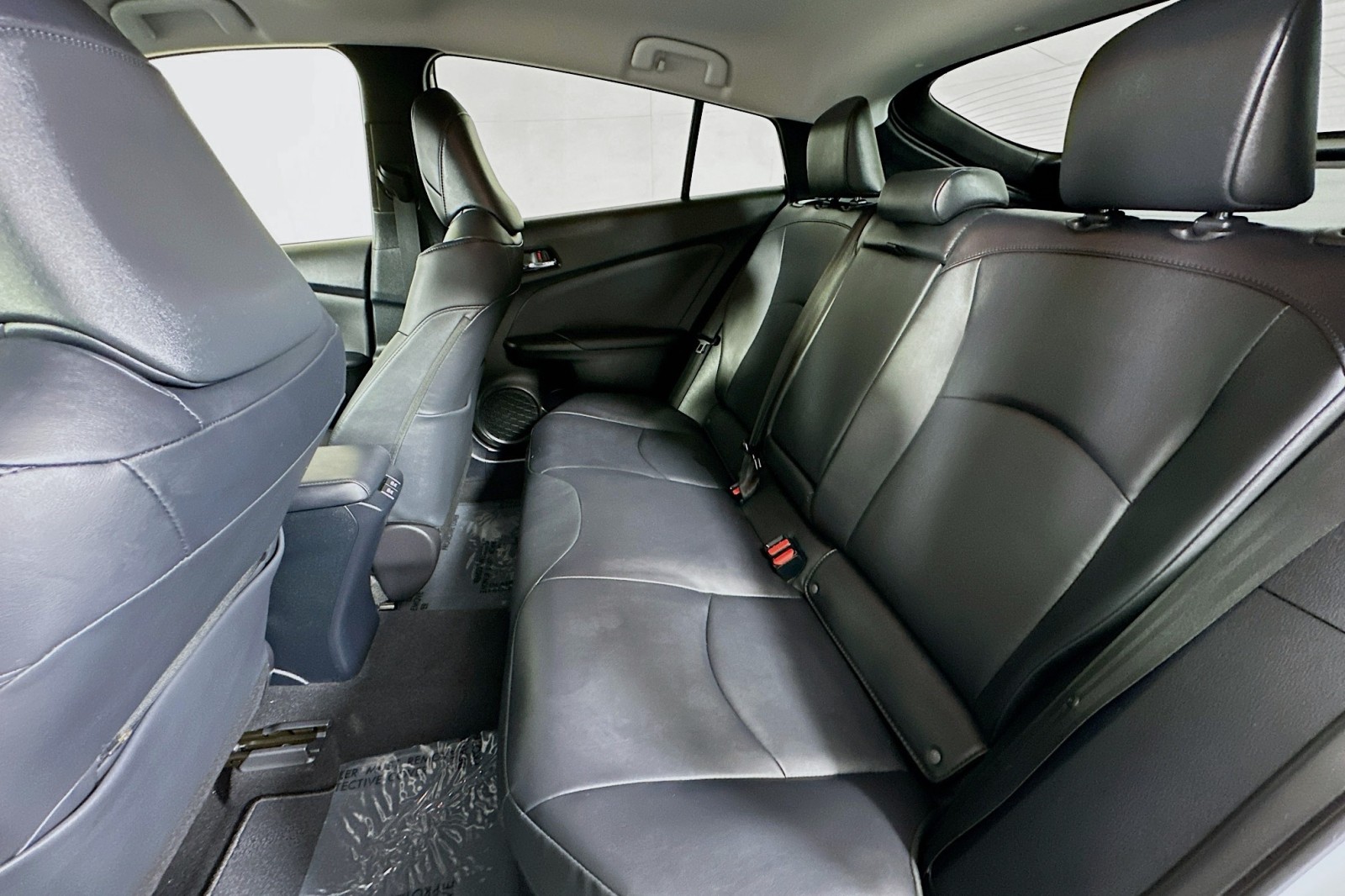 Used 2022 White Toyota Nightshade image 9