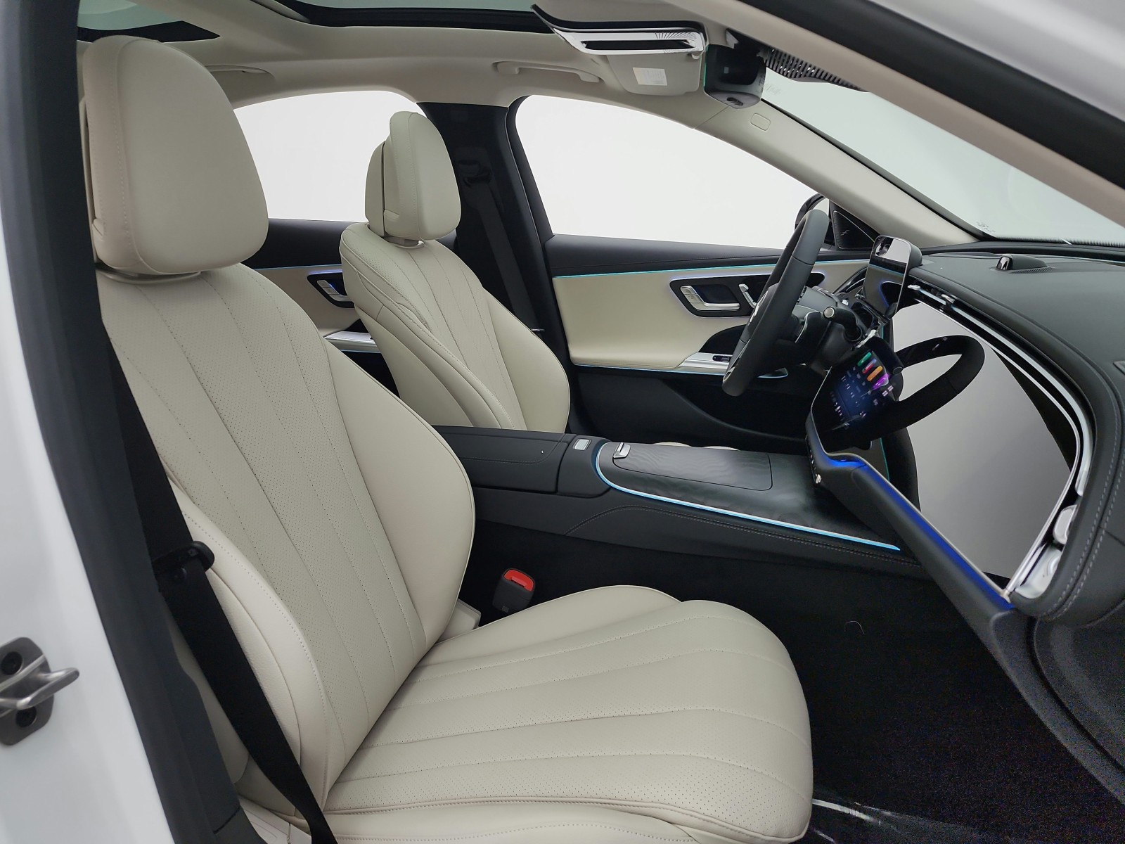 New 2026 Polar White Mercedes-Benz E 350 image 13