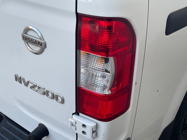 2021 Nissan NV Cargo S 11