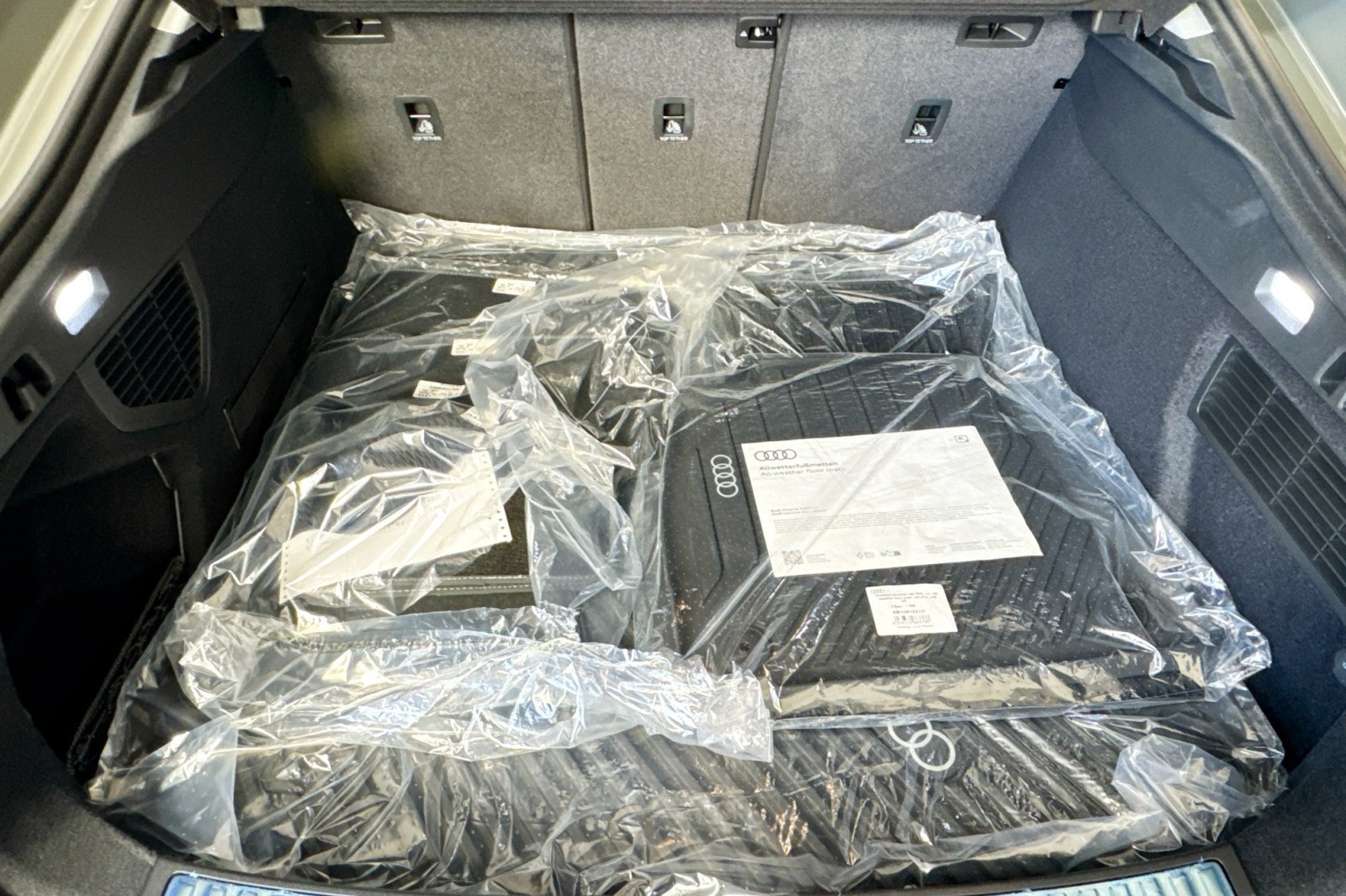 New 2025 Chronos Gray Metallic Audi Premium Plus 2.0 TFSI quattro image 23