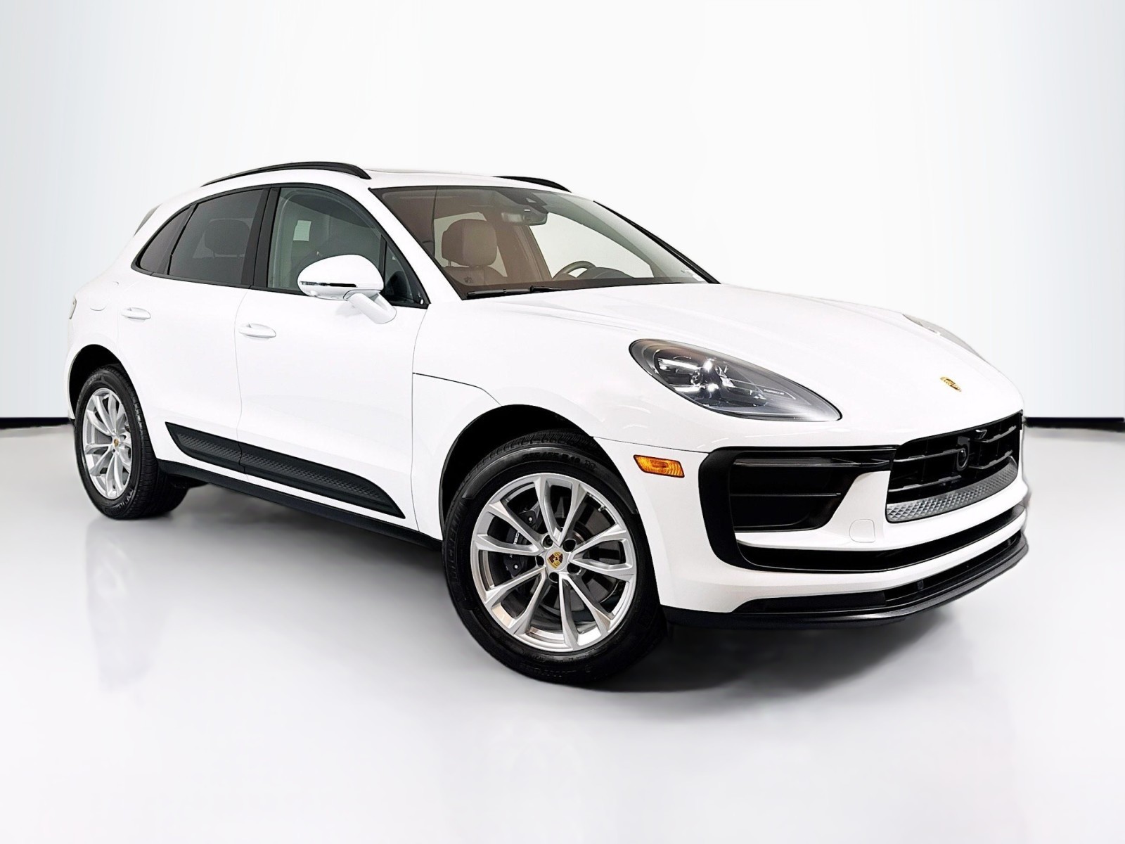 2024 Porsche Macan  3