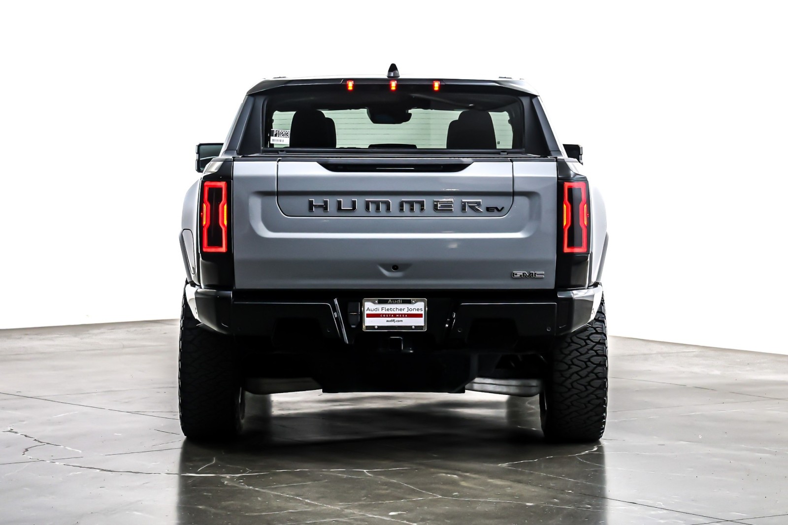 Used 2025 Meteorite Metallic (Grey) GMC e4WD Crew Cab 3X image 4