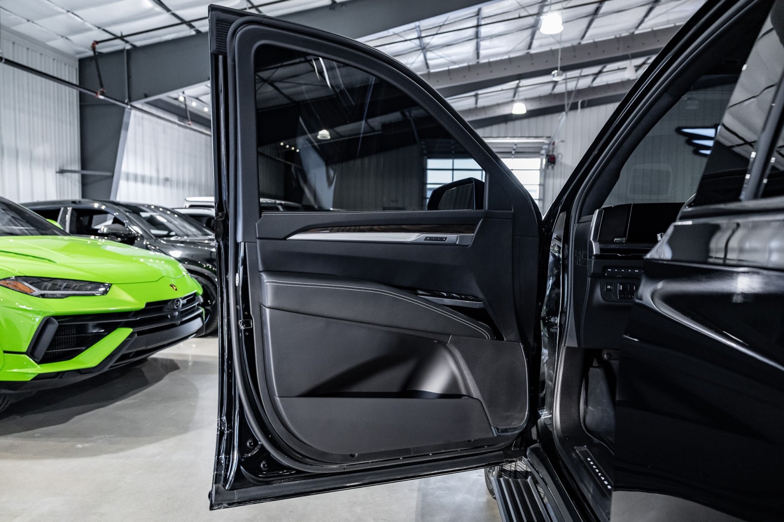 Used Car 2025 Cadillac Escalade  4wd Sport Platinum For Sale Under $130,000 In Boerne, Texas