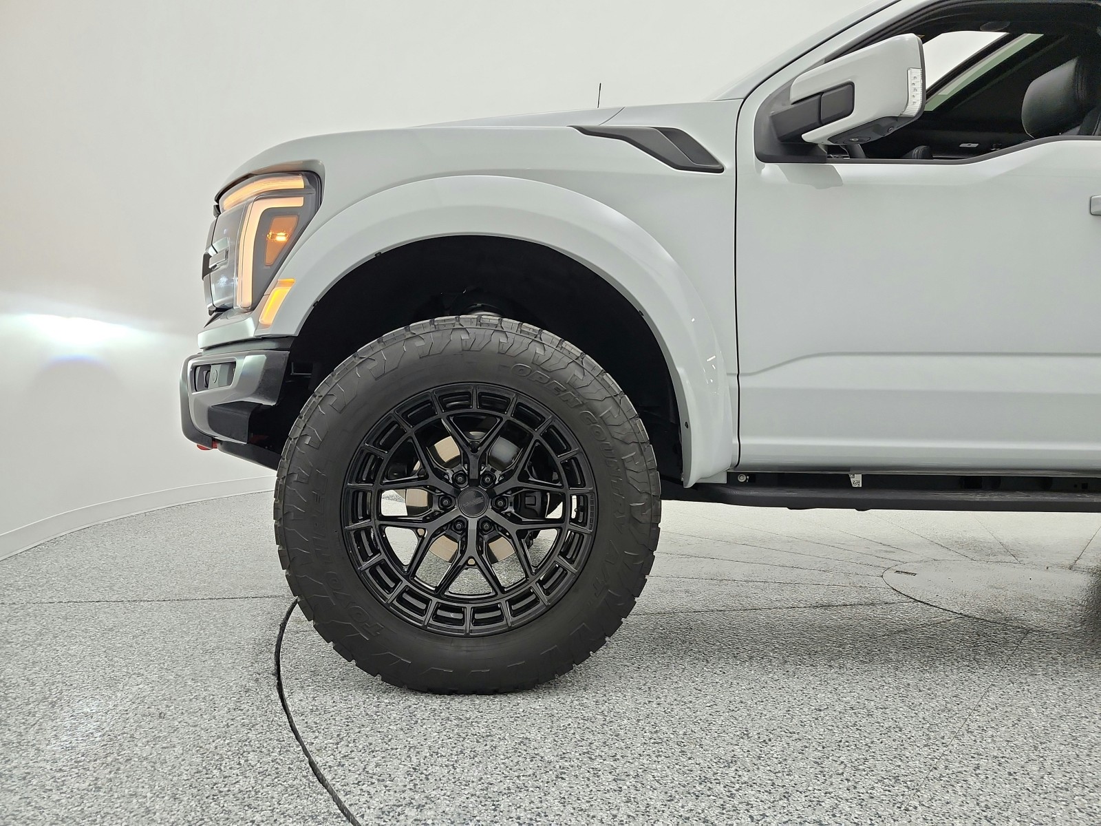 Used 2024 Avalanche Ford Raptor 4WD SuperCrew 5.5