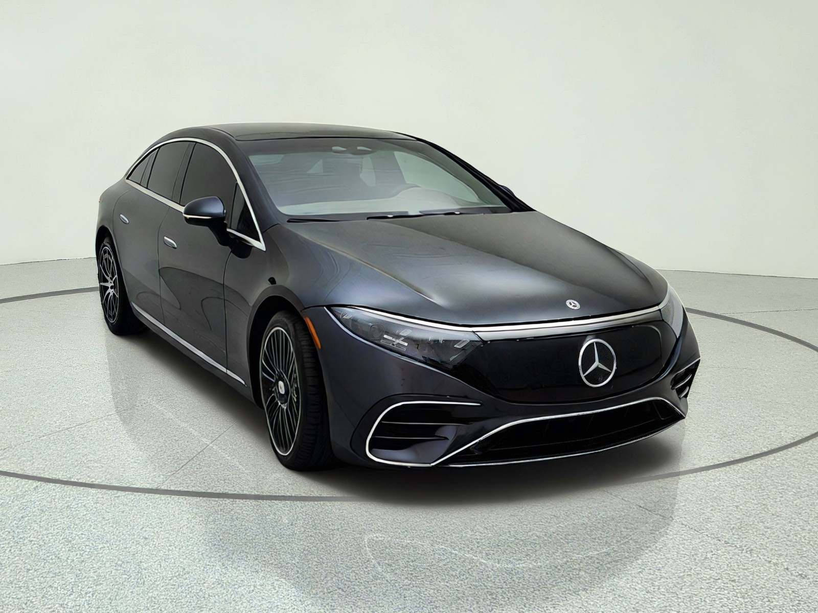 Certified Used 2023 Graphite Grey Metallic Mercedes-Benz EQS 580 image 4