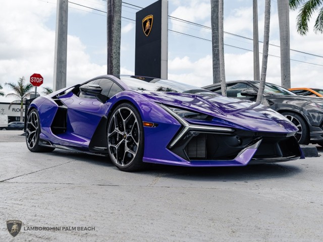 Lamborghini Revuelto