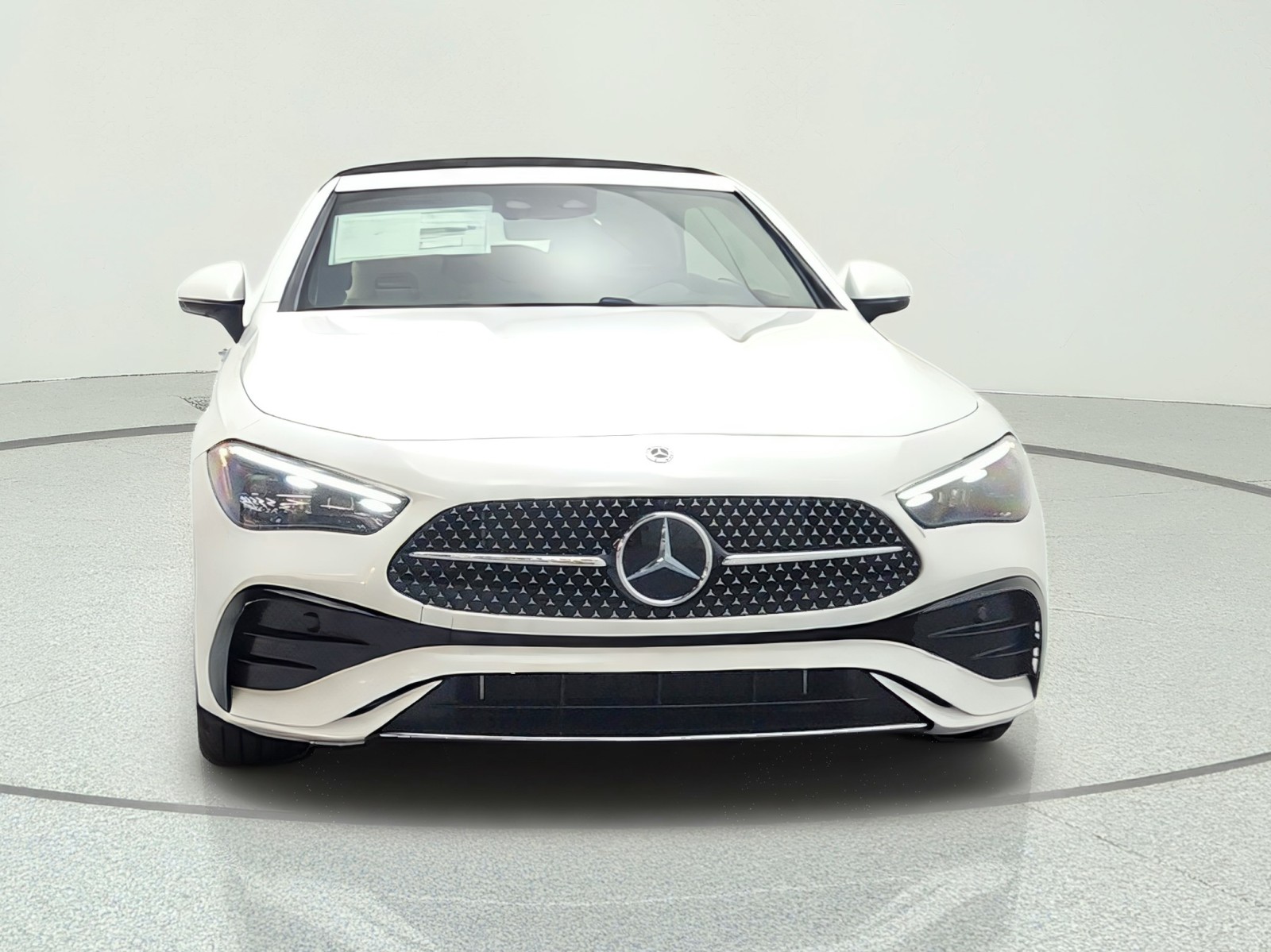 New 2027 MANUFAKTUR Moonlight White Metallic Mercedes-Benz CLE 450 4MATIC® Cabriolet image 2