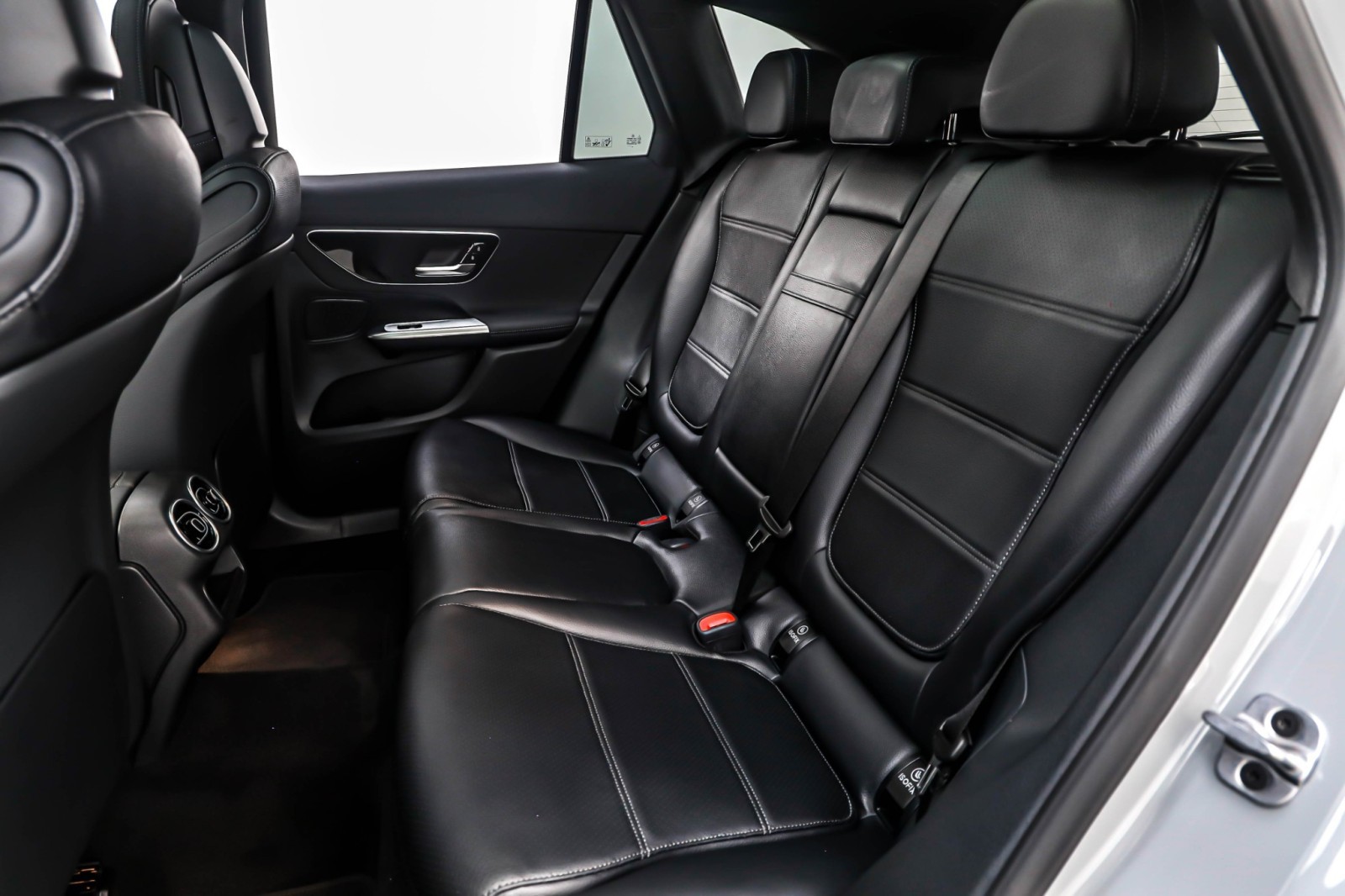 New 2026 MANUFAKTUR Alpine Grey Mercedes-Benz GLC 300 image 8