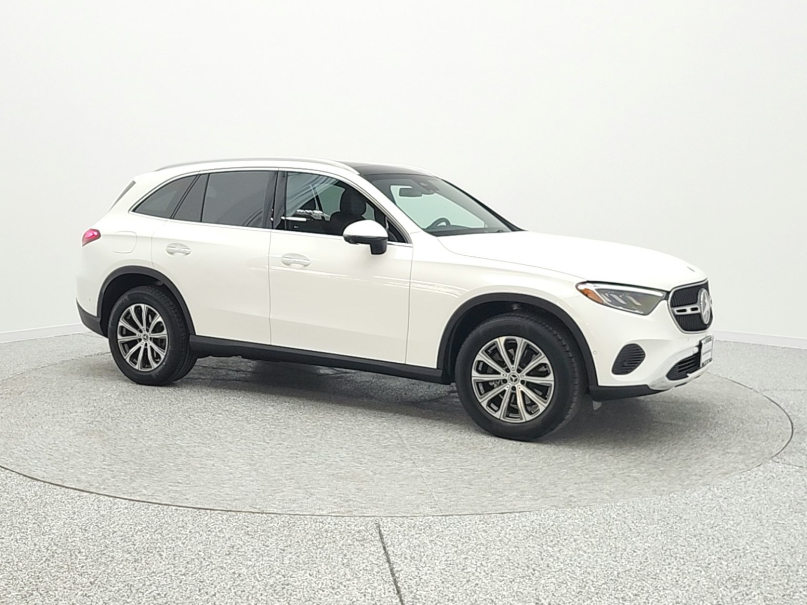 Certified Used 2025 Polar White Mercedes-Benz GLC 300 SUV image 4