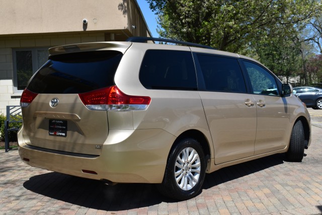 2011 Toyota Sienna One Owner Leather 8 Passenger Moonroof Rear View C 11