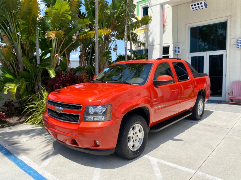 2009 Chevrolet Avalanche LT PU LOW MILES 58,696 in ,