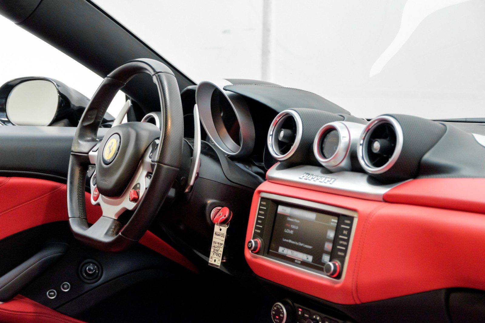 2015 Ferrari California T Convertible MagneRide HiFiSound Shields 20Forged 27