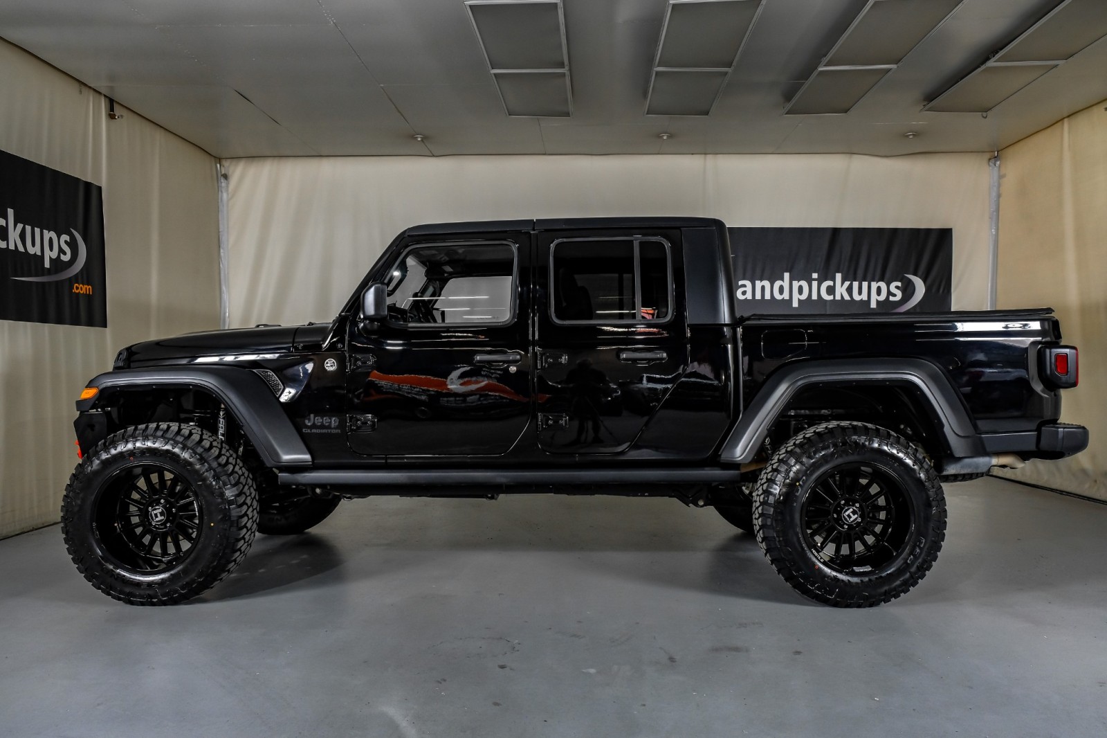 2020 Jeep Gladiator Sport S 11