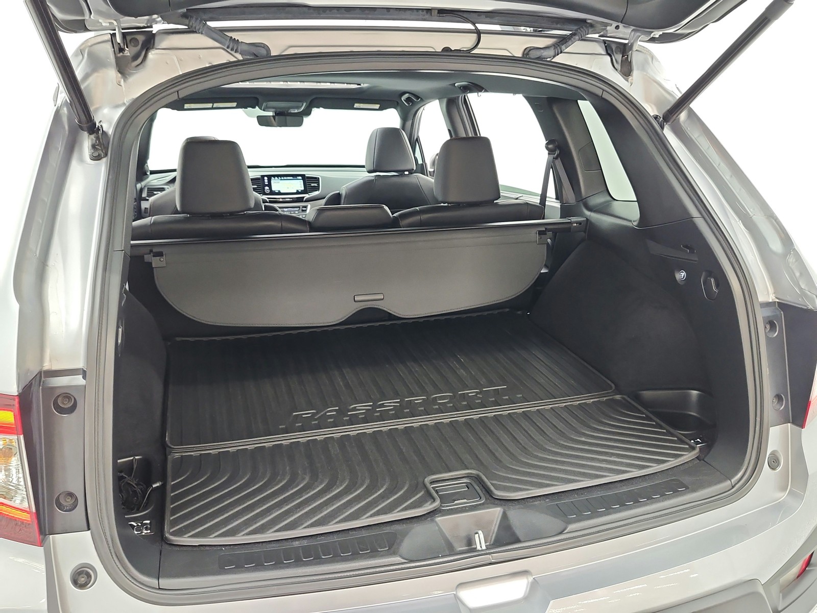 Used 2022 Lunar Silver Metallic Honda TrailSport AWD image 37