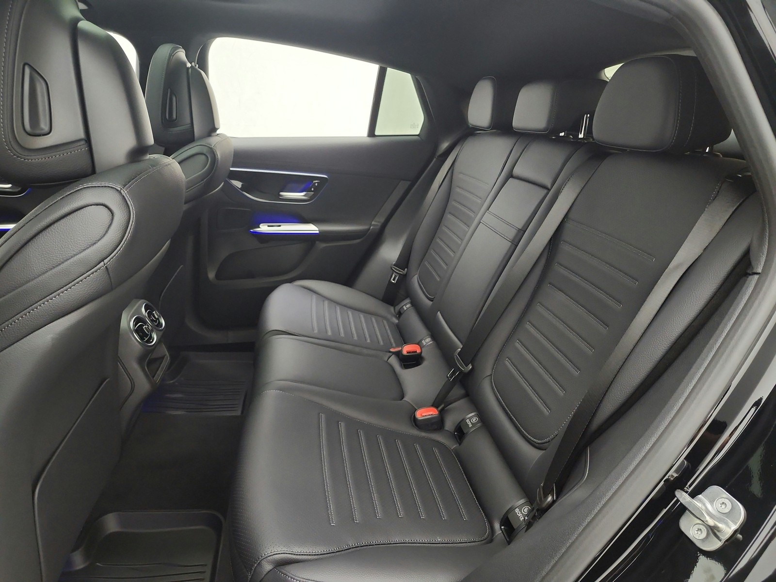 New 2026 Black Mercedes-Benz GLC 300 image 11