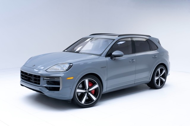 2025  Cayenne Turbo E-Hybrid in , 