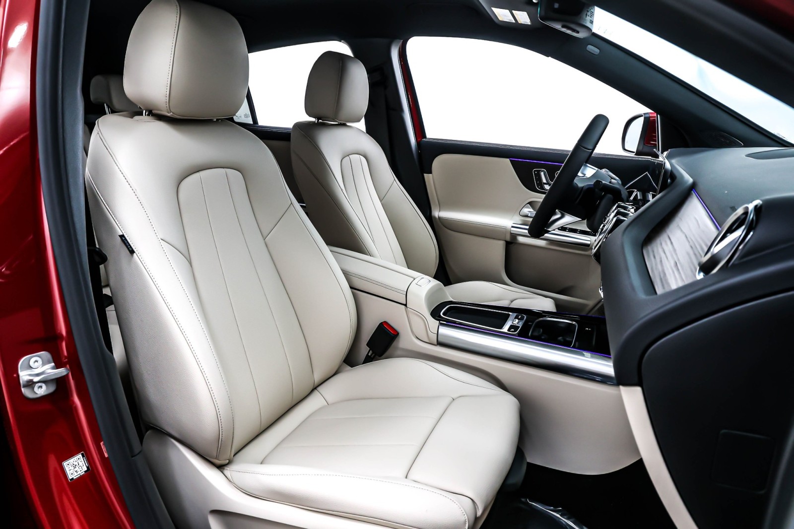 New 2026 MANUFAKTUR Patagonia Red Metallic Mercedes-Benz GLA 250 image 7