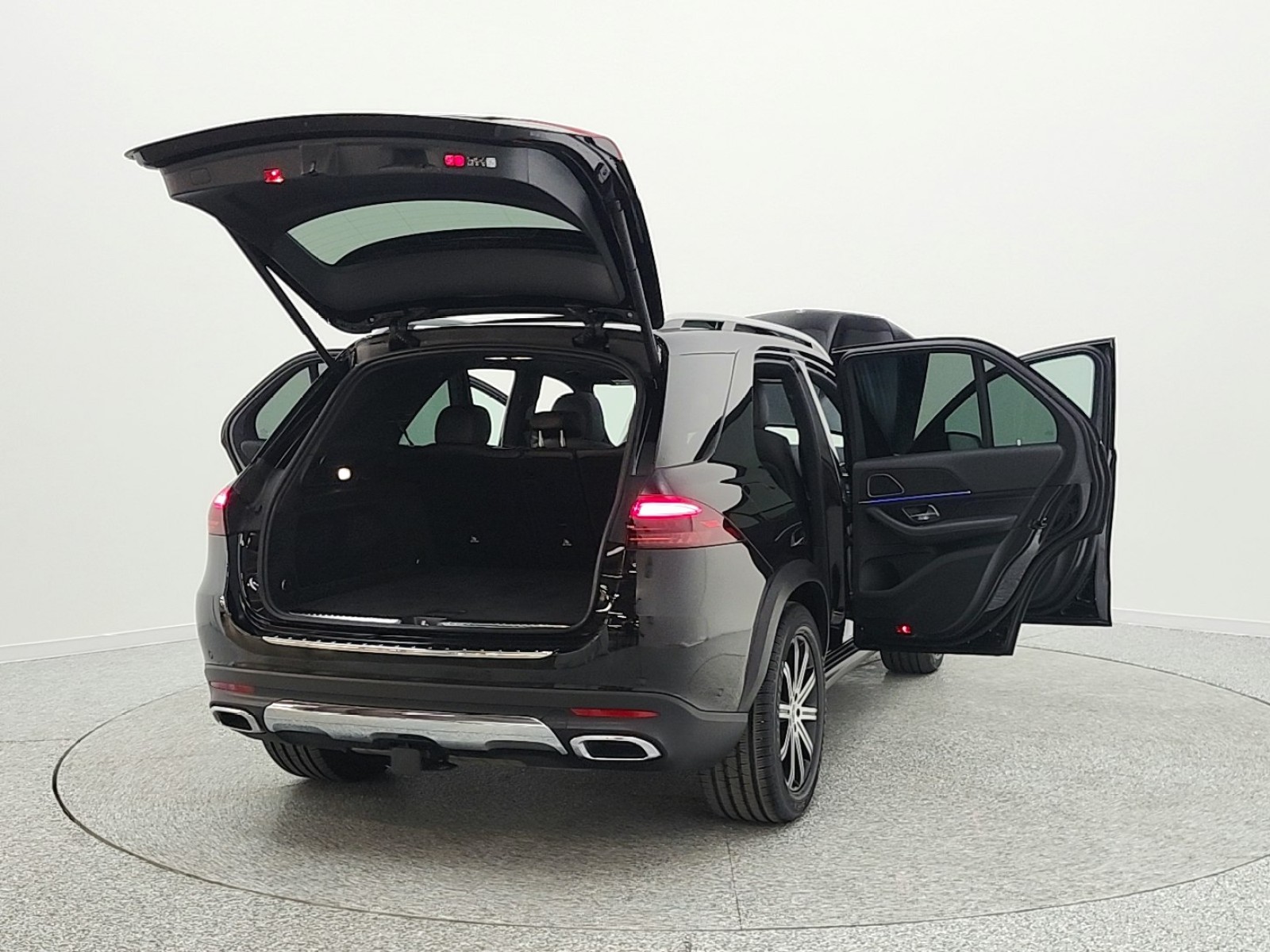 Certified Used 2026 Obsidian Black Metallic Mercedes-Benz GLE 350 4MATIC® SUV image 6