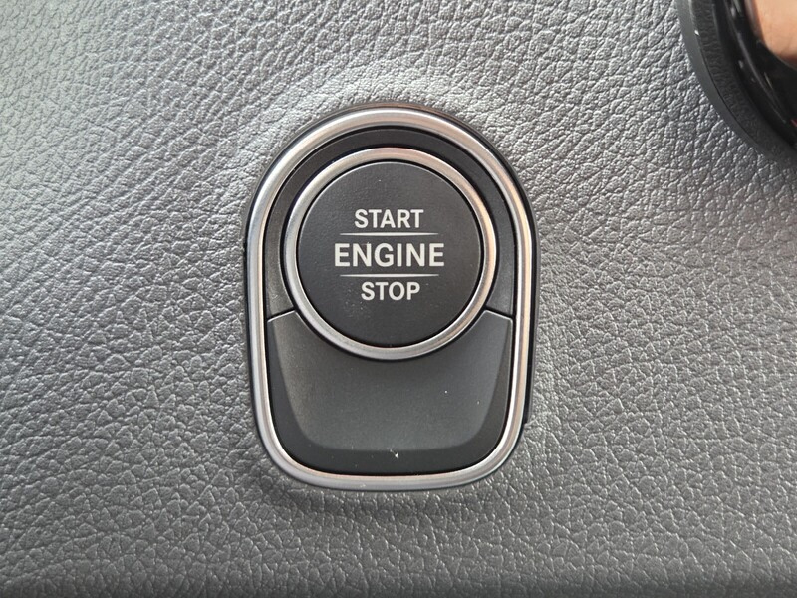New 2026 Arctic White Mercedes-Benz 2500 image 32