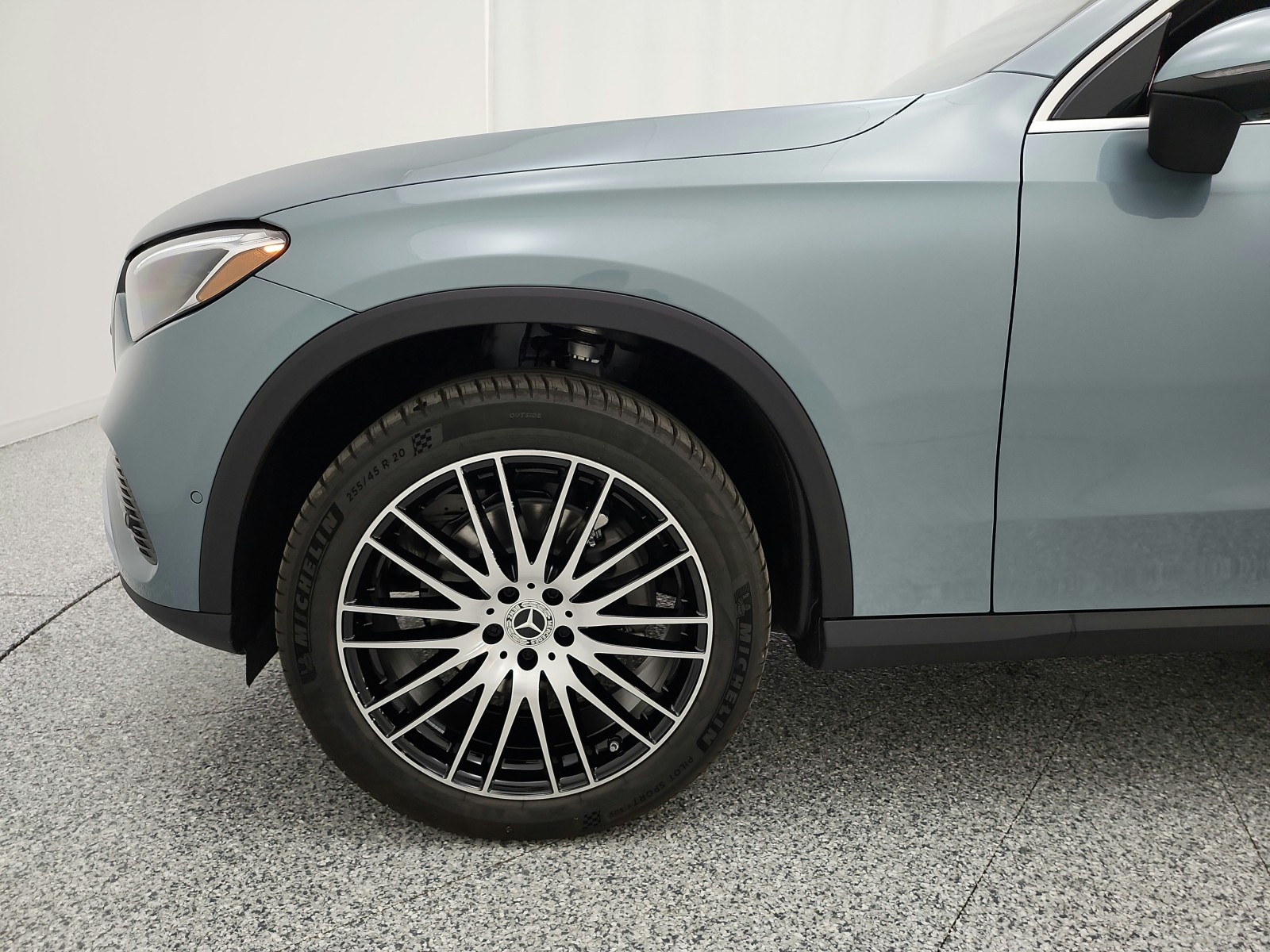 New 2026 Verde Silver Metallic Mercedes-Benz GLC 300 4MATIC® SUV image 13