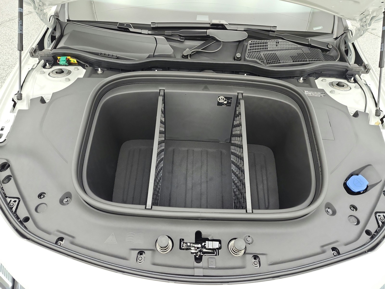 New 2027 Polar White Mercedes-Benz CLA 250+ Electric RWD image 12