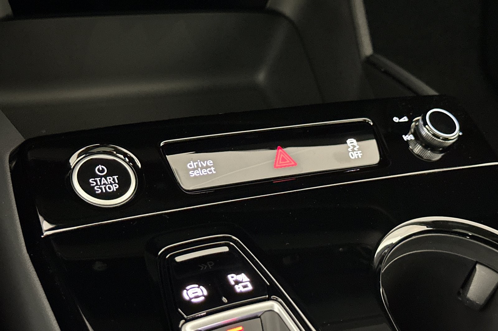 New 2025 Glacier White Metallic Audi Premium Plus quattro image 20