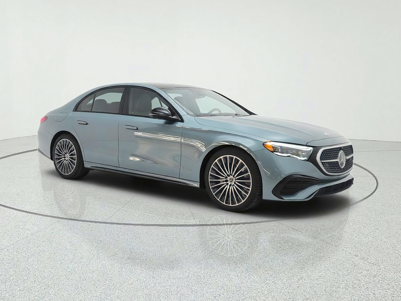 New 2027 Verde Silver Metallic Mercedes-Benz E 350 RWD Sedan image 3