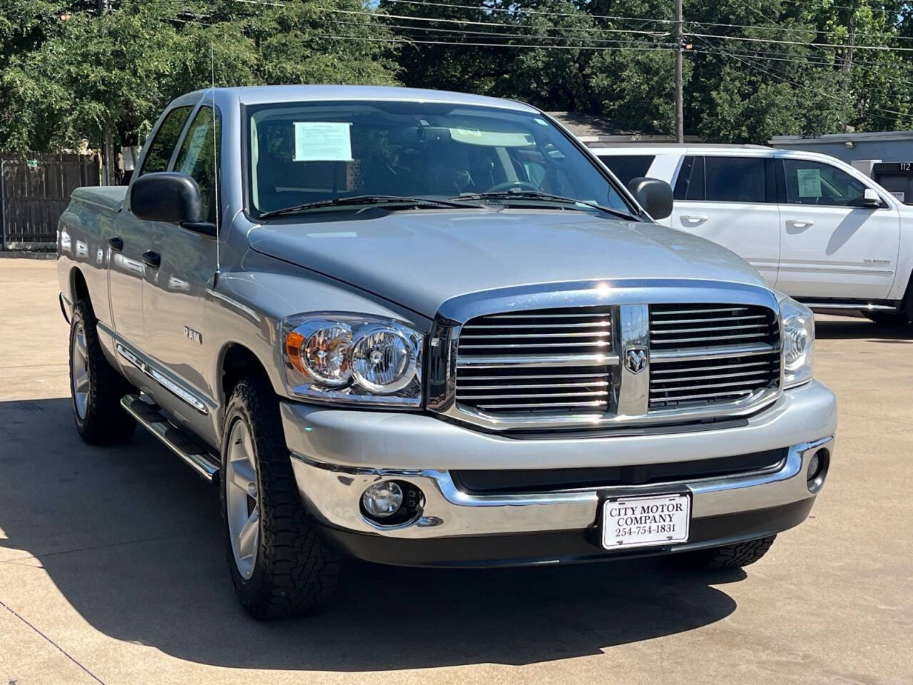 Bright Silver Metallic Clearcoat 2008 Dodge RAM 1500 Pickup Truck Rear-Wheel Drive Automatic