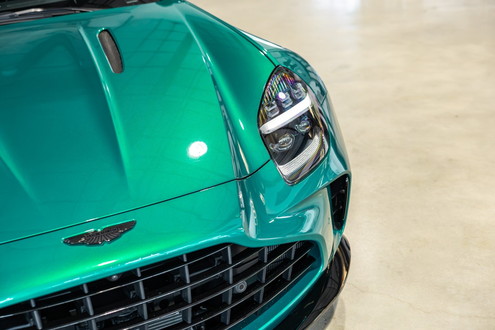 Used Car 2025 Aston Martin Vantage  For Sale Under $210,000 In Boerne, Texas