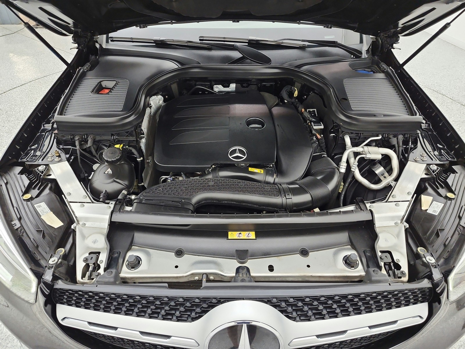 Used 2021 Black Mercedes-Benz GLC 300 4MATIC® Coupe image 16